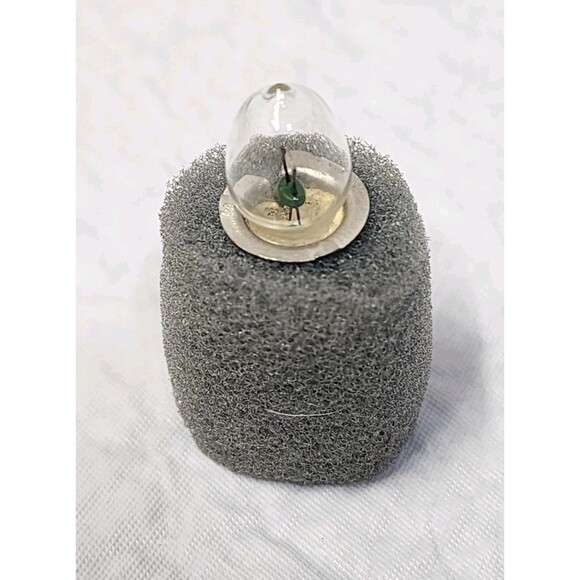 Vintage Tested Maglite Flashlight 2D Cell Red 10" Ships With Extra Light Bulb - Picture 11 of 12